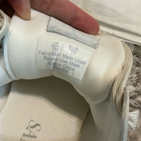 Sam & Libby Cream and White Sneakers - Picture 4 of 5